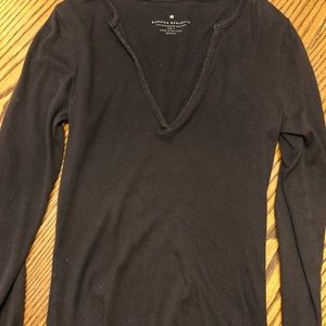 Low neck long sleeve